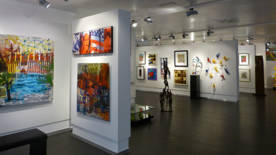 Brushstrokes and Beyond: Exploring Long Island's Thriving Gallery Community - Howard Hanna | Coach Realtors